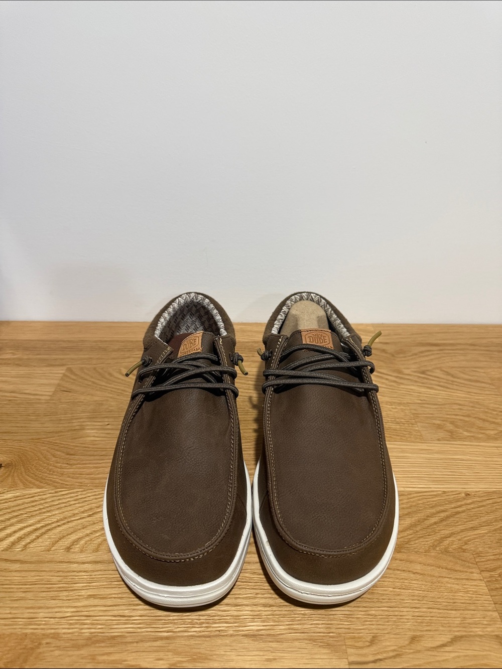 Brand new Men's Heydude Paul size 9 Brown Casual Lace-Up Sneakers - Picture 3 of 5